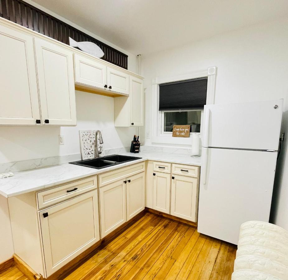 Delightful 2Br Apartment With Balcony - 15 Min From Mohegan Sun- Foxwoods Casinos & Mystic Нью-Лондон Экстерьер фото