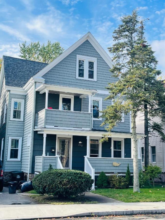 Delightful 2Br Apartment With Balcony - 15 Min From Mohegan Sun- Foxwoods Casinos & Mystic Нью-Лондон Экстерьер фото