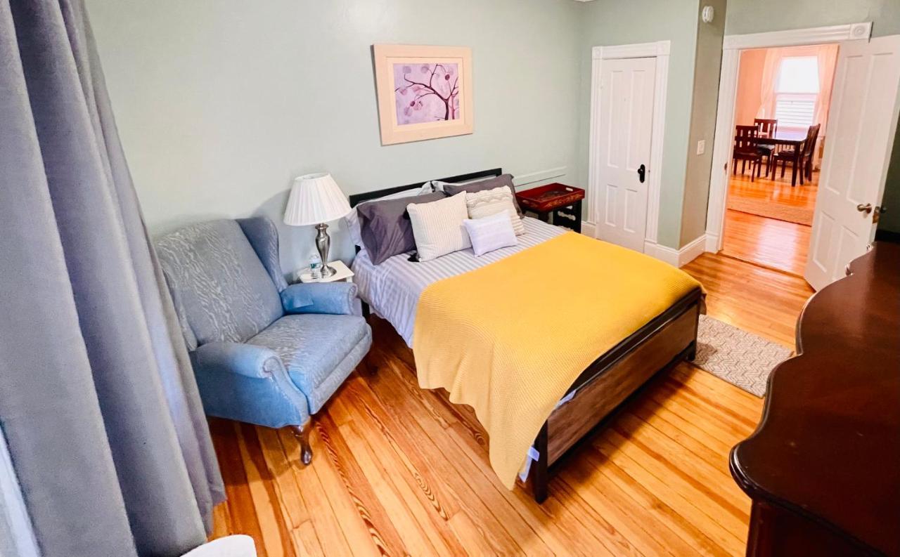Delightful 2Br Apartment With Balcony - 15 Min From Mohegan Sun- Foxwoods Casinos & Mystic Нью-Лондон Экстерьер фото