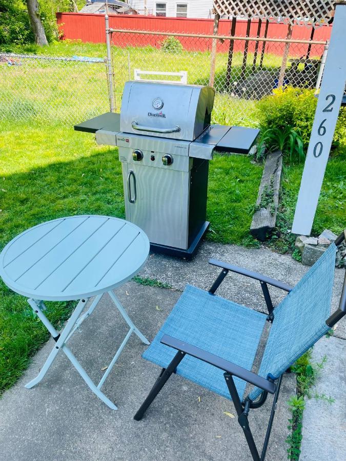 Delightful 2Br Apartment With Balcony - 15 Min From Mohegan Sun- Foxwoods Casinos & Mystic Нью-Лондон Экстерьер фото