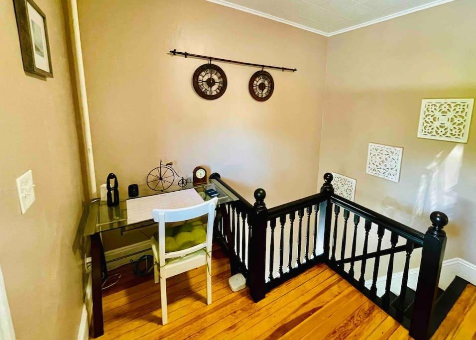 Delightful 2Br Apartment With Balcony - 15 Min From Mohegan Sun- Foxwoods Casinos & Mystic Нью-Лондон Экстерьер фото