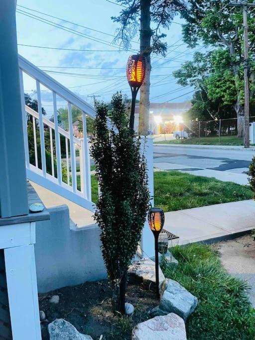 Delightful 2Br Apartment With Balcony - 15 Min From Mohegan Sun- Foxwoods Casinos & Mystic Нью-Лондон Экстерьер фото