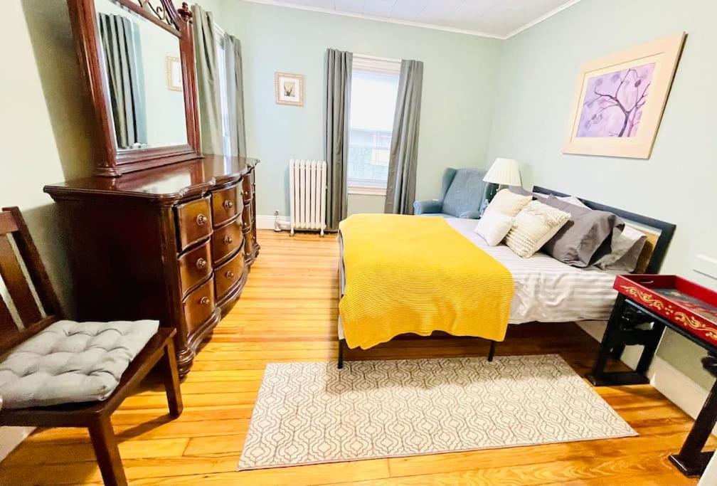 Delightful 2Br Apartment With Balcony - 15 Min From Mohegan Sun- Foxwoods Casinos & Mystic Нью-Лондон Экстерьер фото